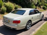 Bentley Flying Spur 6.0 W12 Mulliner, Service neu - Bentley Flying Spur: Beige