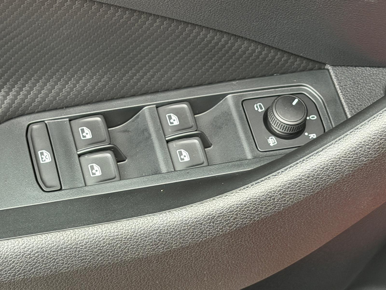 Skoda Kamiq 1.0 TSI DSG Monte Carlo (Pano,AHK,5/100)