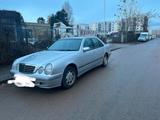 Mercedes-Benz Mercedes Benz aus 2000 - Mercedes-Benz 200 aus 2000