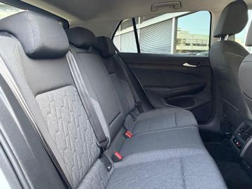 Volkswagen Golf - 11