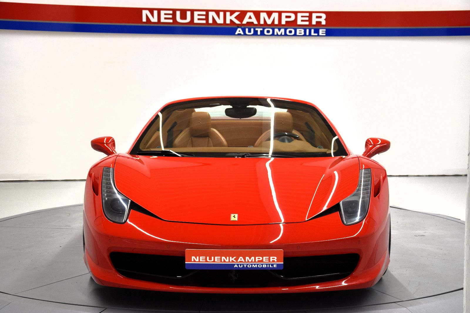 Fahrzeugabbildung Ferrari 458 Spider Carbon-Interior Rosso Corsa / Braun