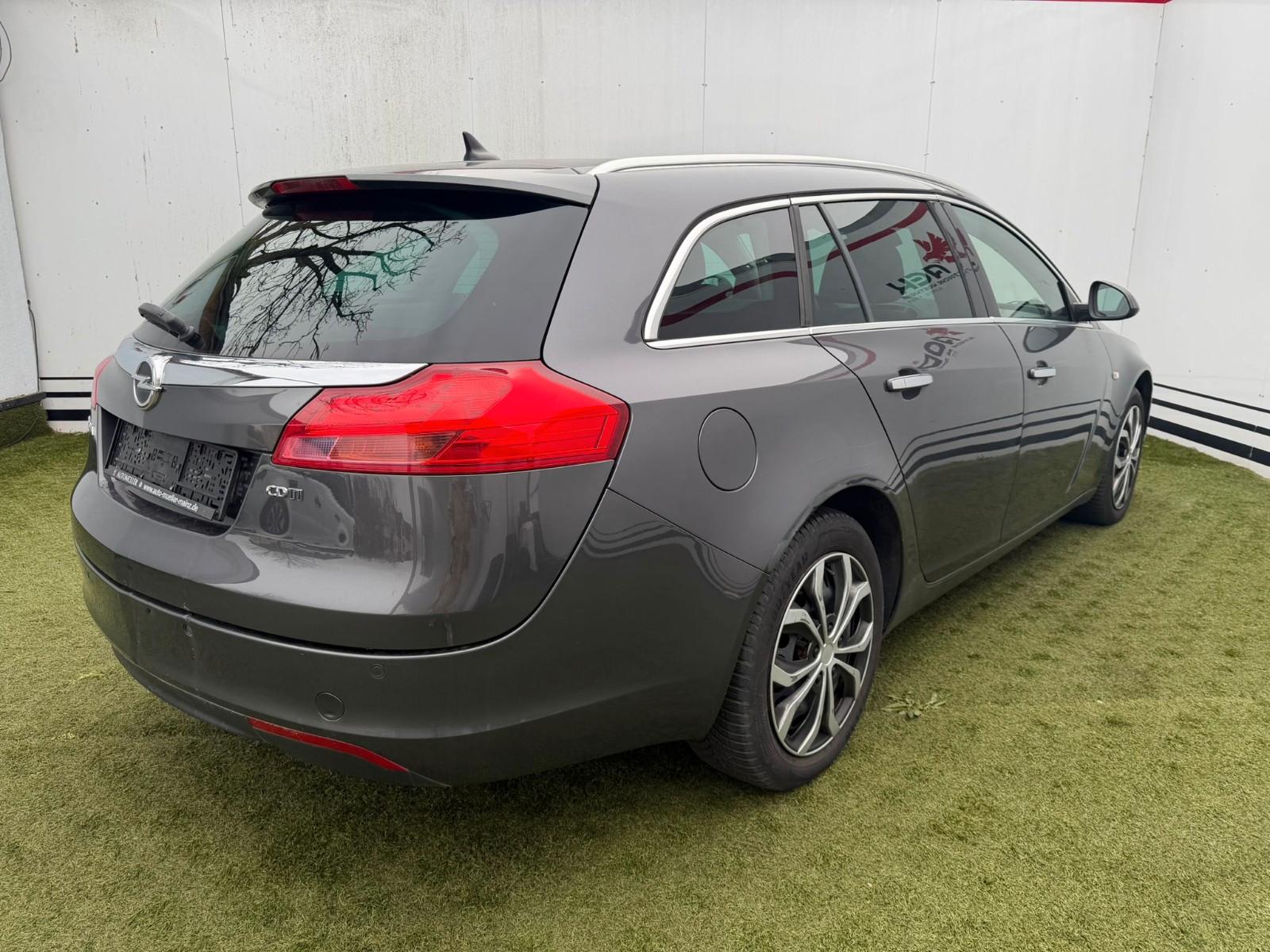 Opel Insignia SportsTourer Innovation S-Heft / 2.HD!