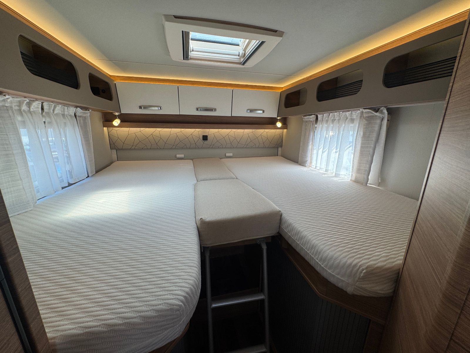 Fahrzeugabbildung Weinsberg CaraCompact 600 MEG EDITION PEPPER NAVI KAMERA