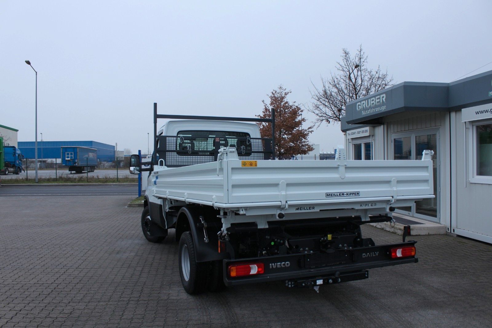 Fahrzeugabbildung Iveco Daily 60C16H3.0 E Dreiseitenkipper