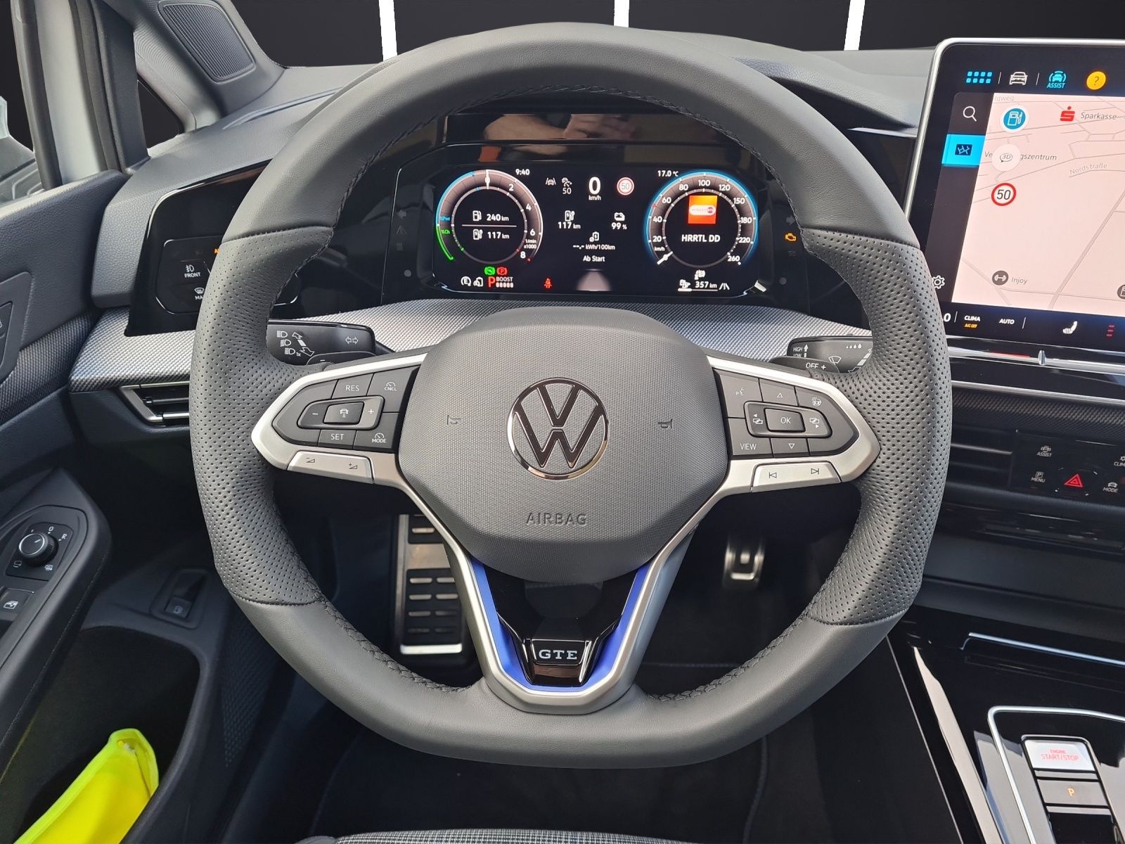 Fahrzeugabbildung Volkswagen Golf VIII GTE Matrix HUD AHK 360° DCC ACC Keyles