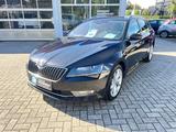 Skoda Superb Combi Style - Skoda Superb mit Diesel-Antrieb: Schwarz