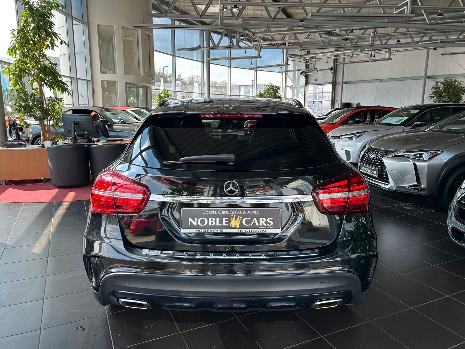 Fahrzeugabbildung Mercedes-Benz GLA 250 AMG Line NIGHT H/K LED NAV SHZ