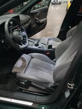 Audi A4 Avant Sport 40 TDI quattro S tronic - mit Diesel-Antrieb: Grün, Kombi