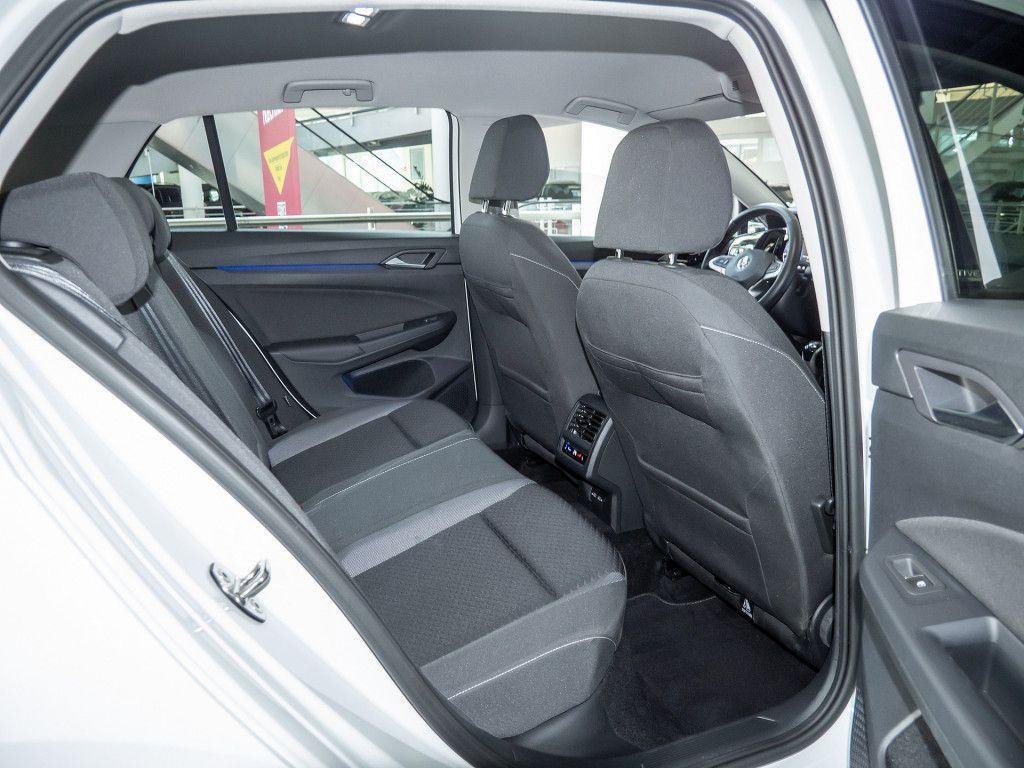 Volkswagen Golf VIII 1.5 TSI Active Navi Standhzg Kamera LE, миниатюра 5