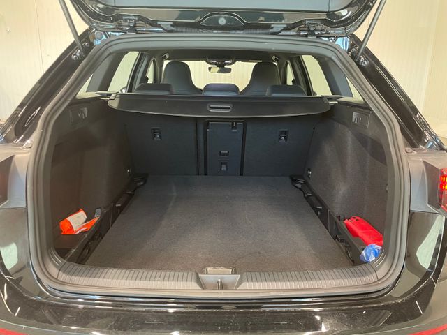 Golf VIII Variant R-Line 2.0 TDI DSG AHK LED ACC