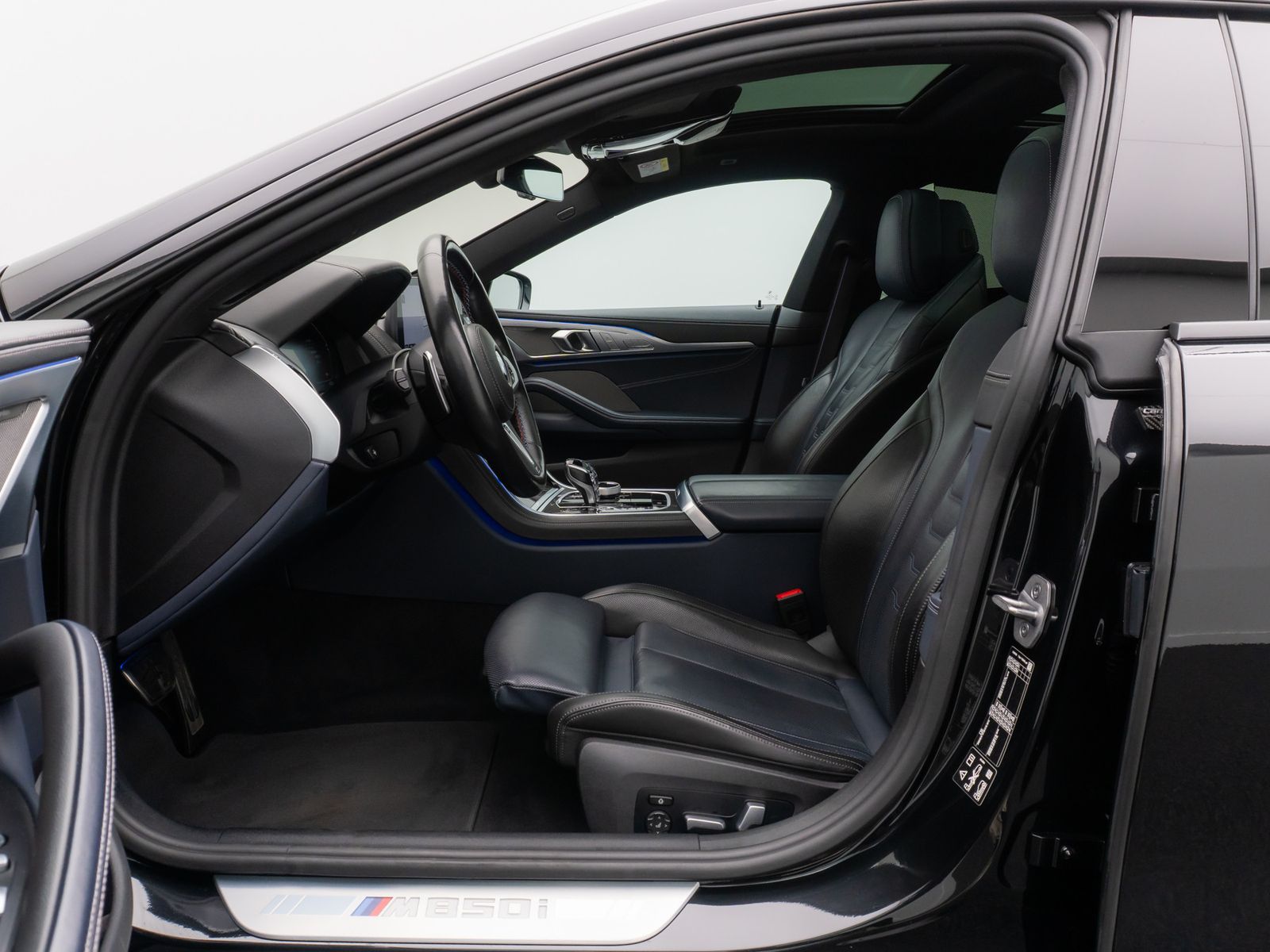 Fahrzeugabbildung BMW M850i xD GC 360° Laser SoftCl DisplKey Belüftung
