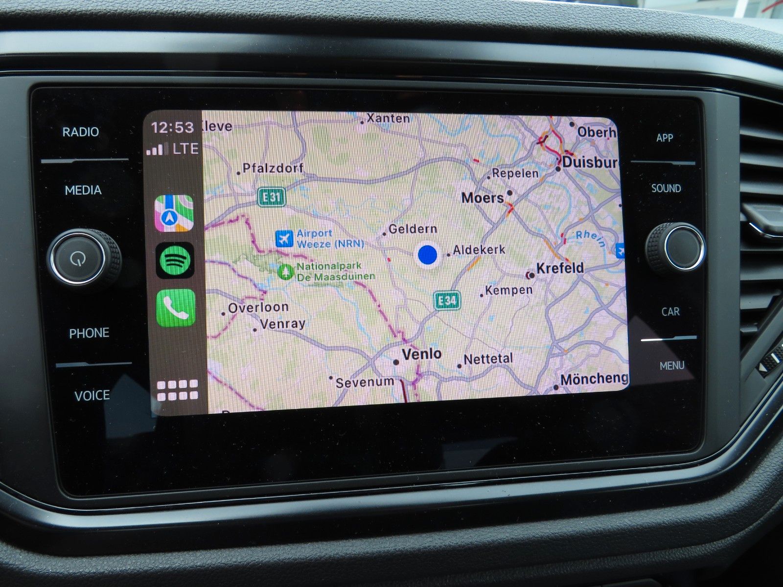 Fahrzeugabbildung Volkswagen T-Roc  PDC, SITZH. APP-CONNECT/NAVI CLIMATR. 1