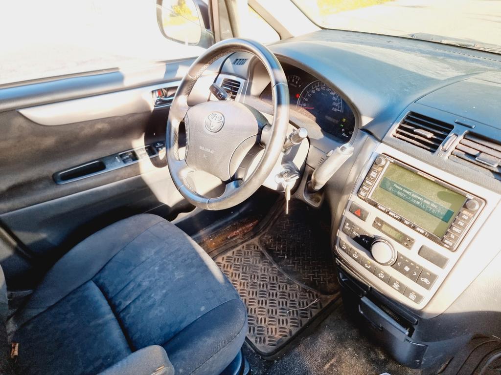 Toyota Avensis Verso