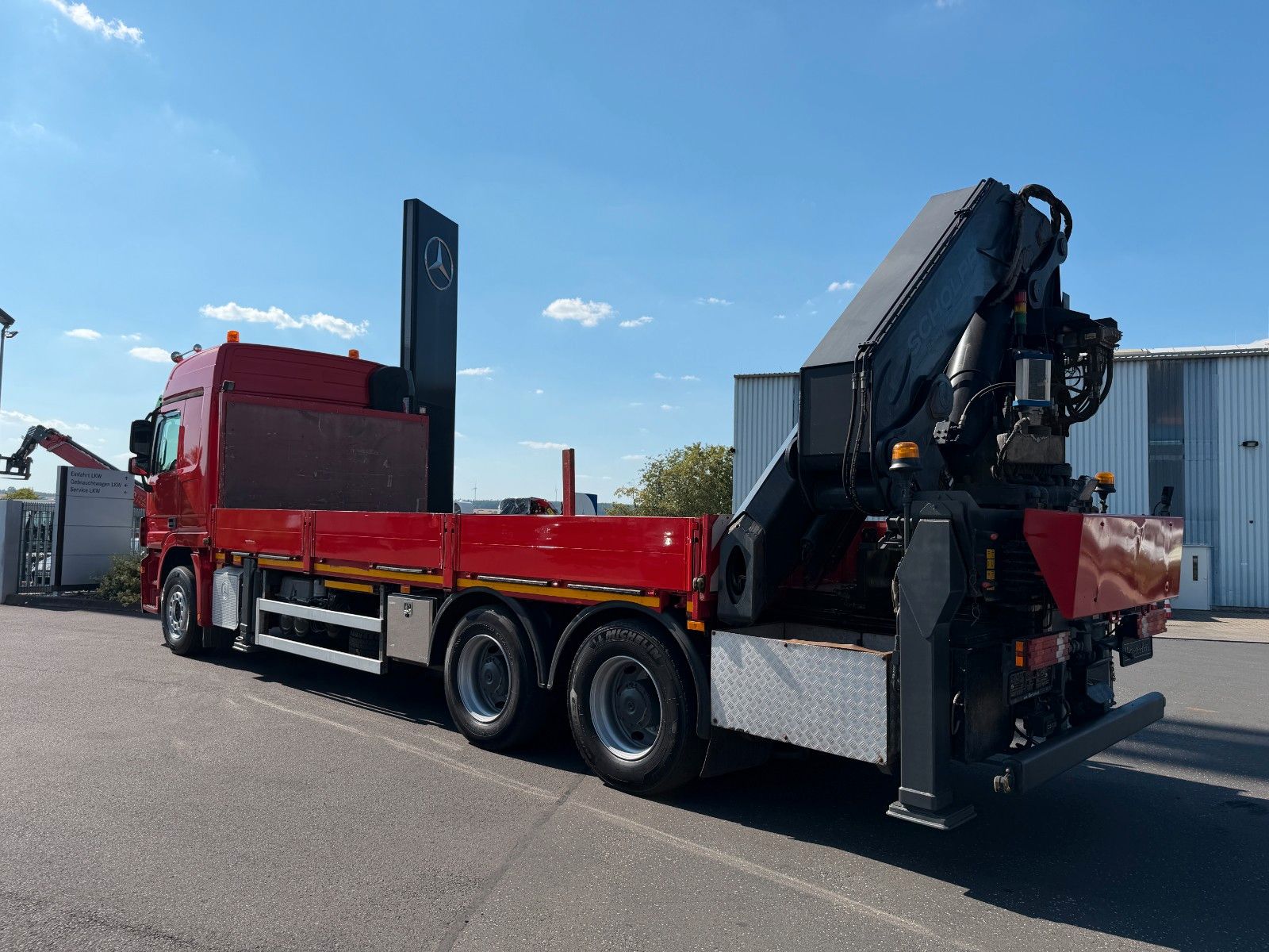 Fahrzeugabbildung Mercedes-Benz Actros 2644 L 6x4 MKG HLK 541 HP Funk Spitze