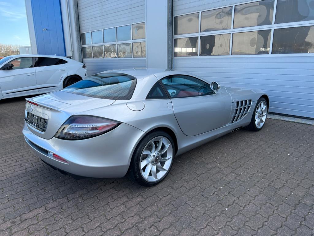 Mercedes-Benz SLR