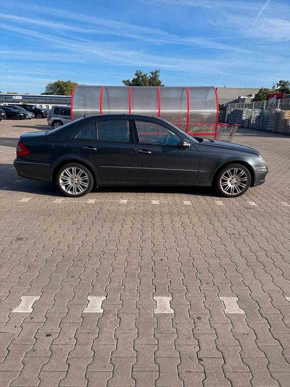 Mercedes-Benz E 320