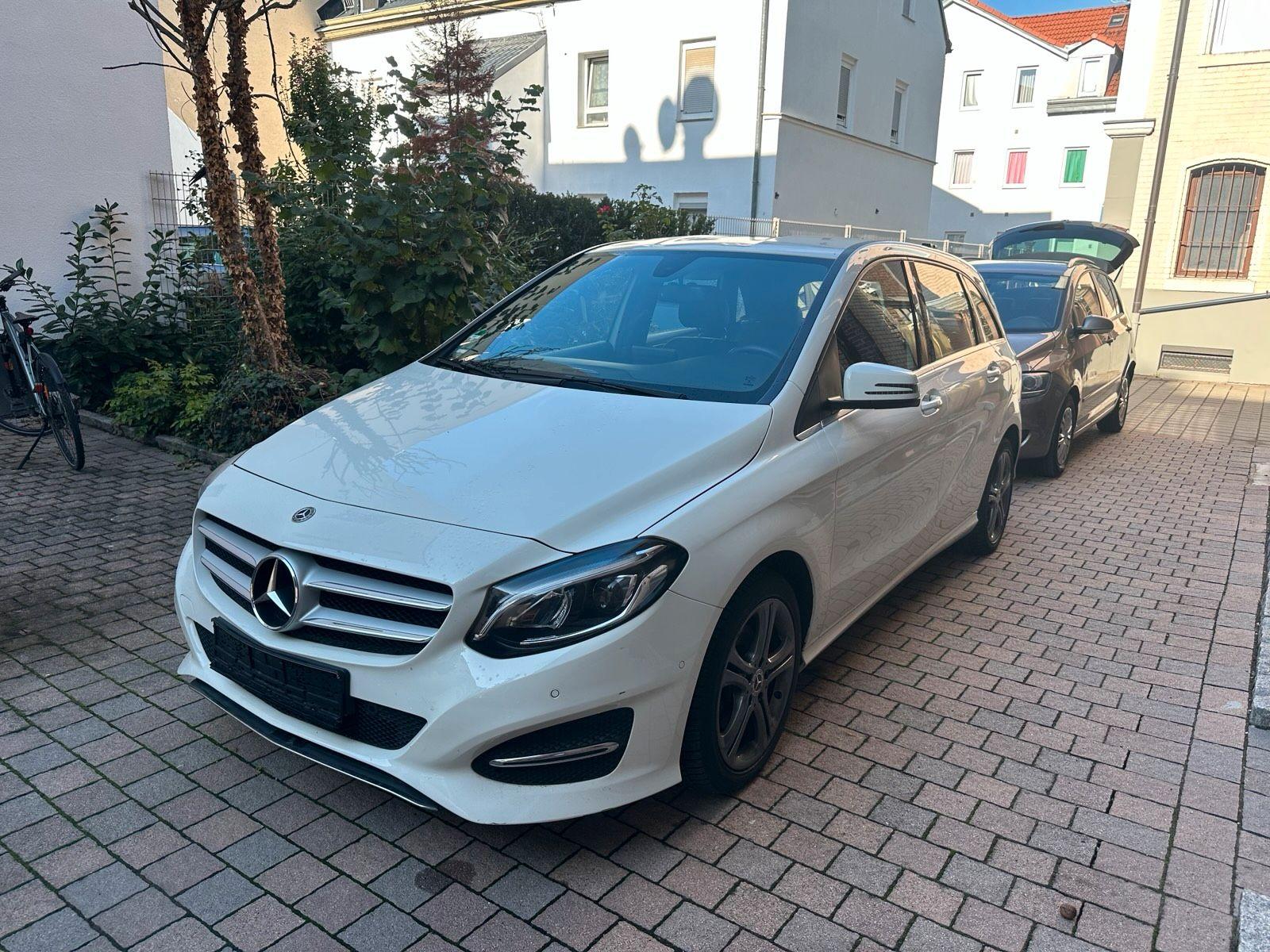 Mercedes-Benz B 200