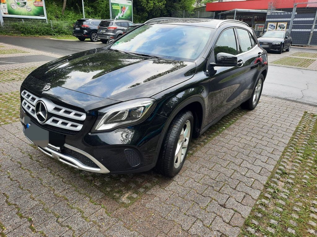 Image of Mercedes-Benz CLA 180