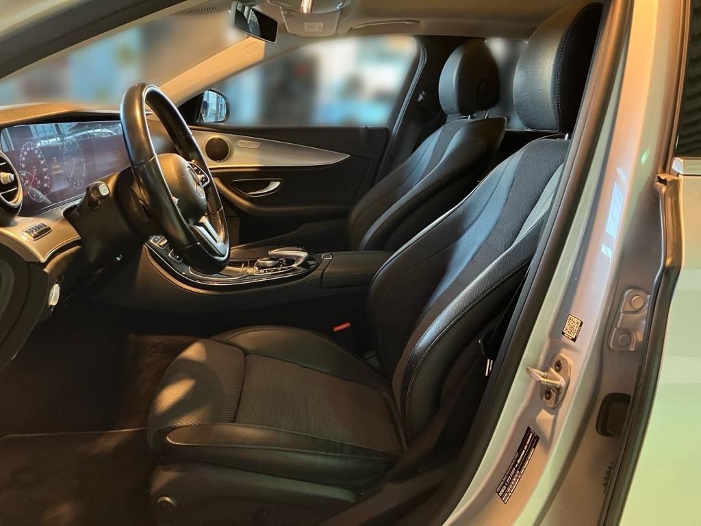 Fahrzeugabbildung Mercedes-Benz E 220 d T-Modell Pano STH Navi ACC PDC SHZ LED