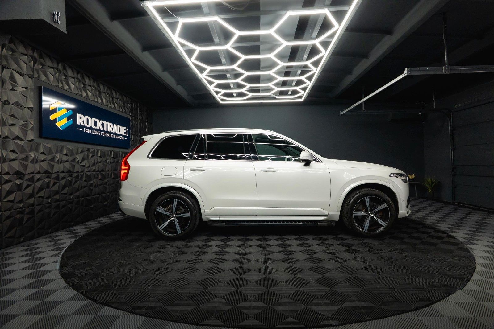 Fahrzeugabbildung Volvo XC90 R Design AWD Night-Paket | ACC | PANO | LED