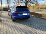 Volkswagen R PANO/NIGHT/MASSAGE/SOFTCL/360°CAM - Volkswagen Touareg R mit Hybrid-Antrieb (Benzin/Elektro)