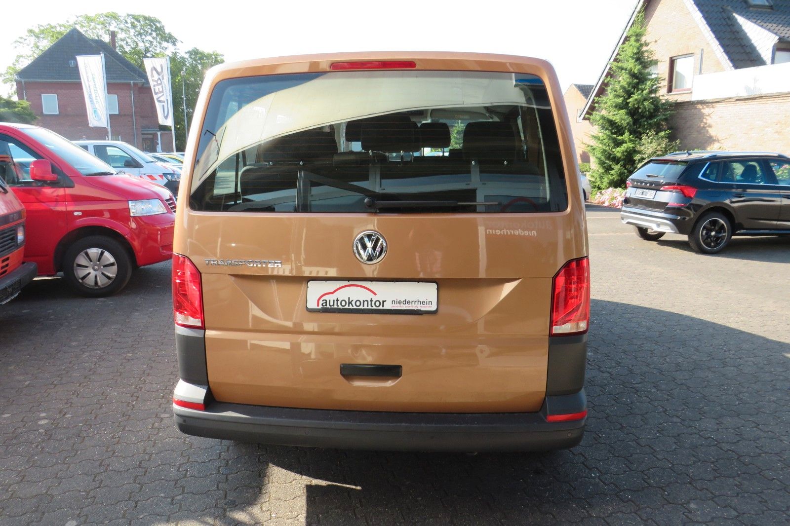 Fahrzeugabbildung Volkswagen T6.1 Kombi TDI 9SITZE GRA PDC APP-CONNECT SITZH.
