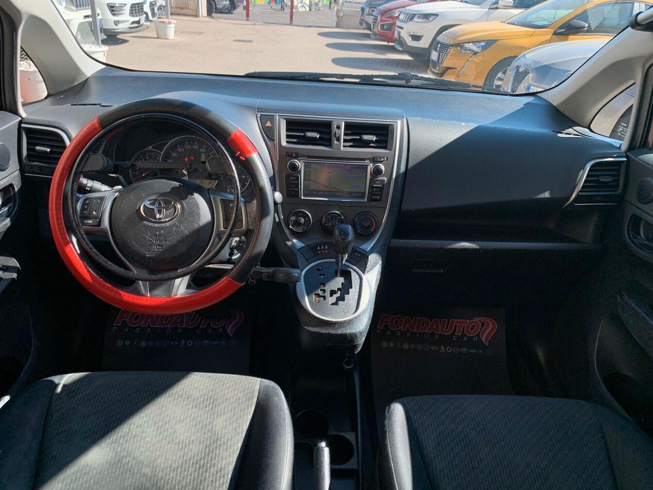Toyota Verso-S 2011 — photo 11