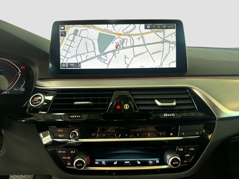 BMW 530i xDrive Touring Pano HUD AHK H&K DrAssProf foto 13