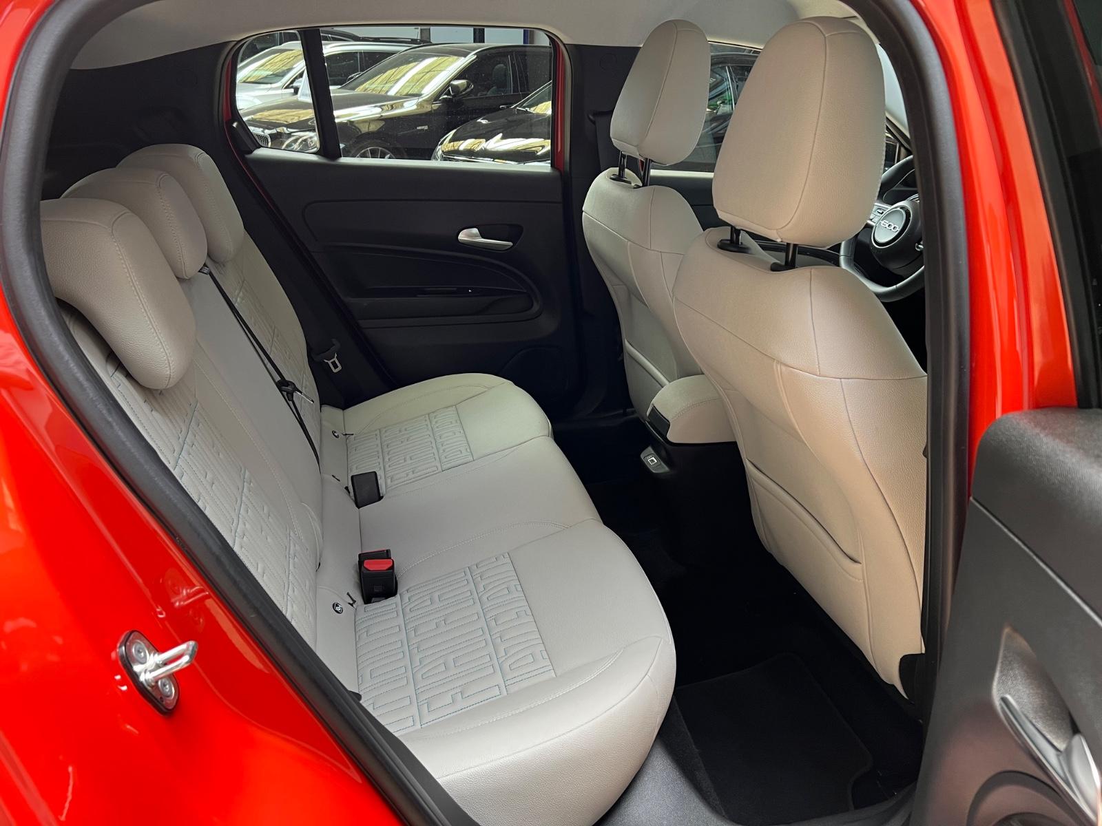 Fiat 600 e 115 kW La Prima/Navi/ACC/Kamera/DAB