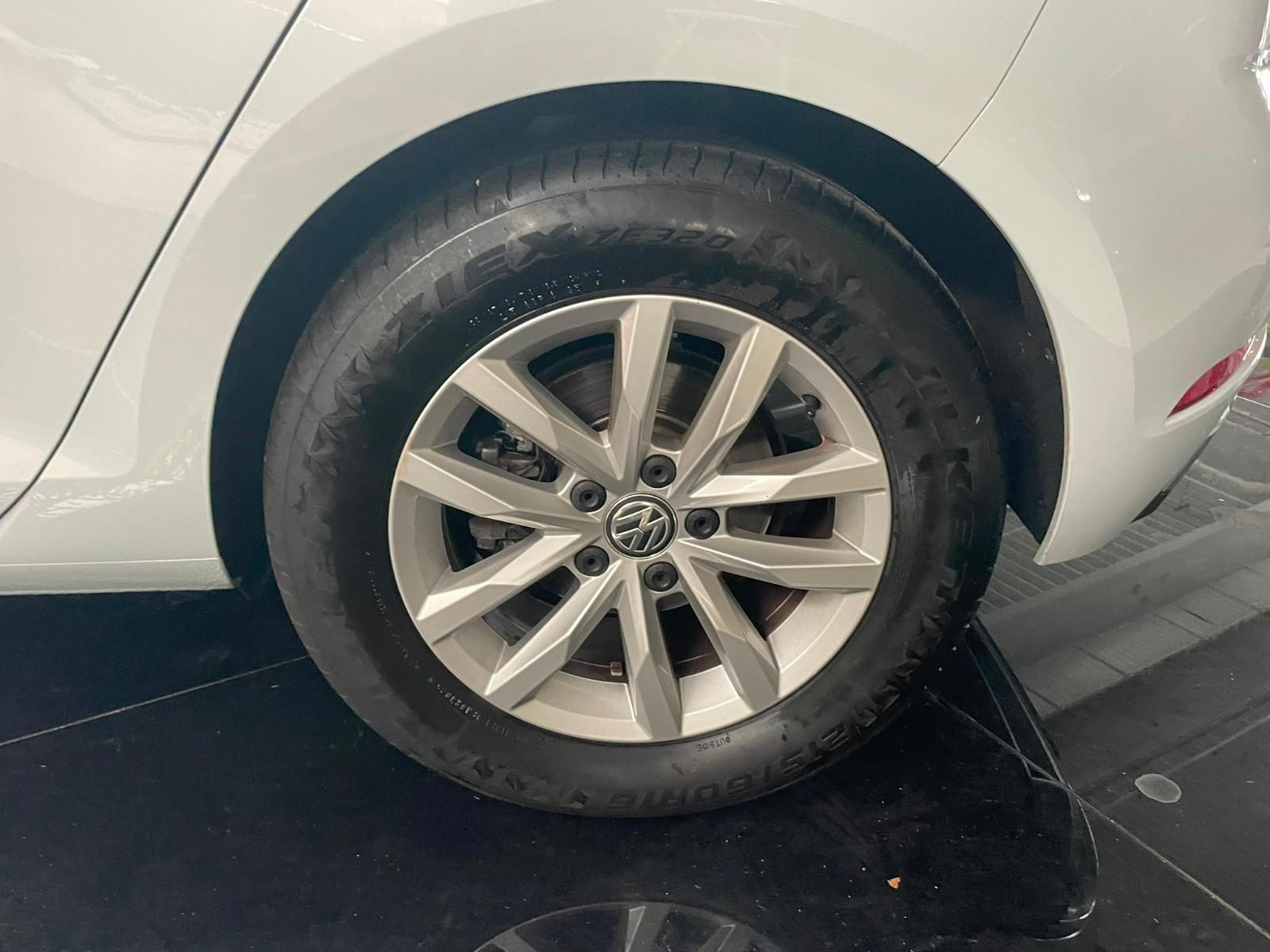 Volkswagen Golf VII Lim. Sound DSG / Carplay / Xenon