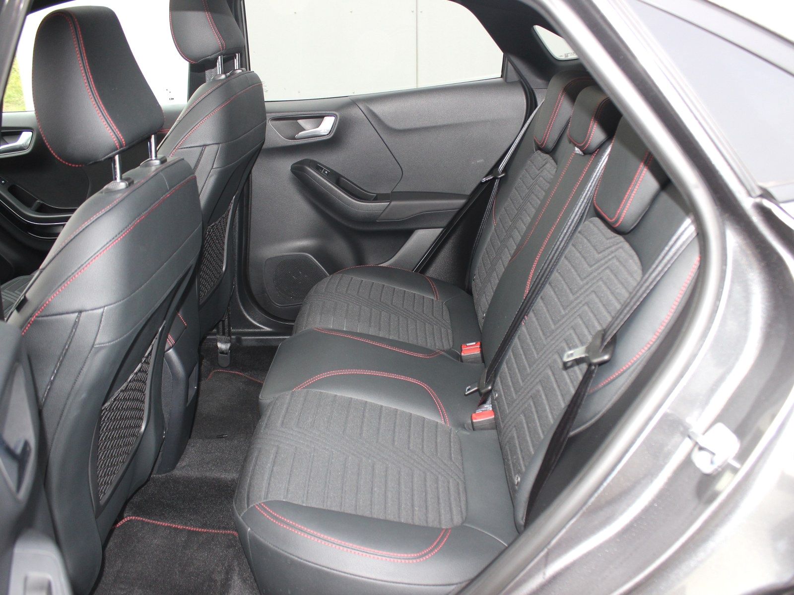 Fahrzeugabbildung Ford Puma ST-Line X 1,0 EcoBoost Mild Hybrid