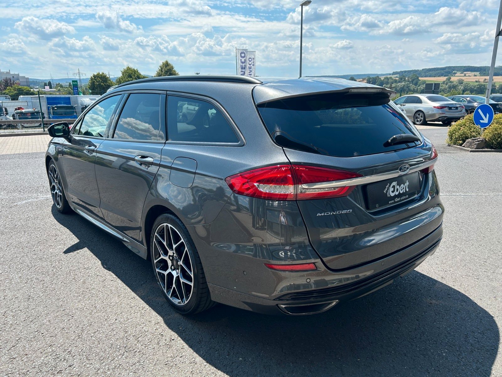 Fahrzeugabbildung Ford Mondeo Turnier ST+AWD+AHK+SportfahrW+TotW