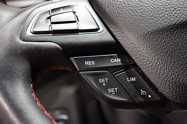 Kuga 1.5 EcoBoost ST-Line AHK SHZ KAMERA Tempoma