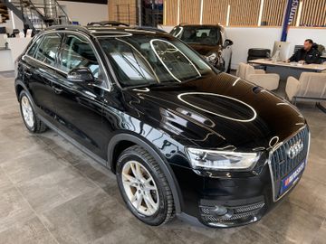 Audi Q3 2.0 TDI quattro *BI-XENON*APS*NAVI*AHK*LED*