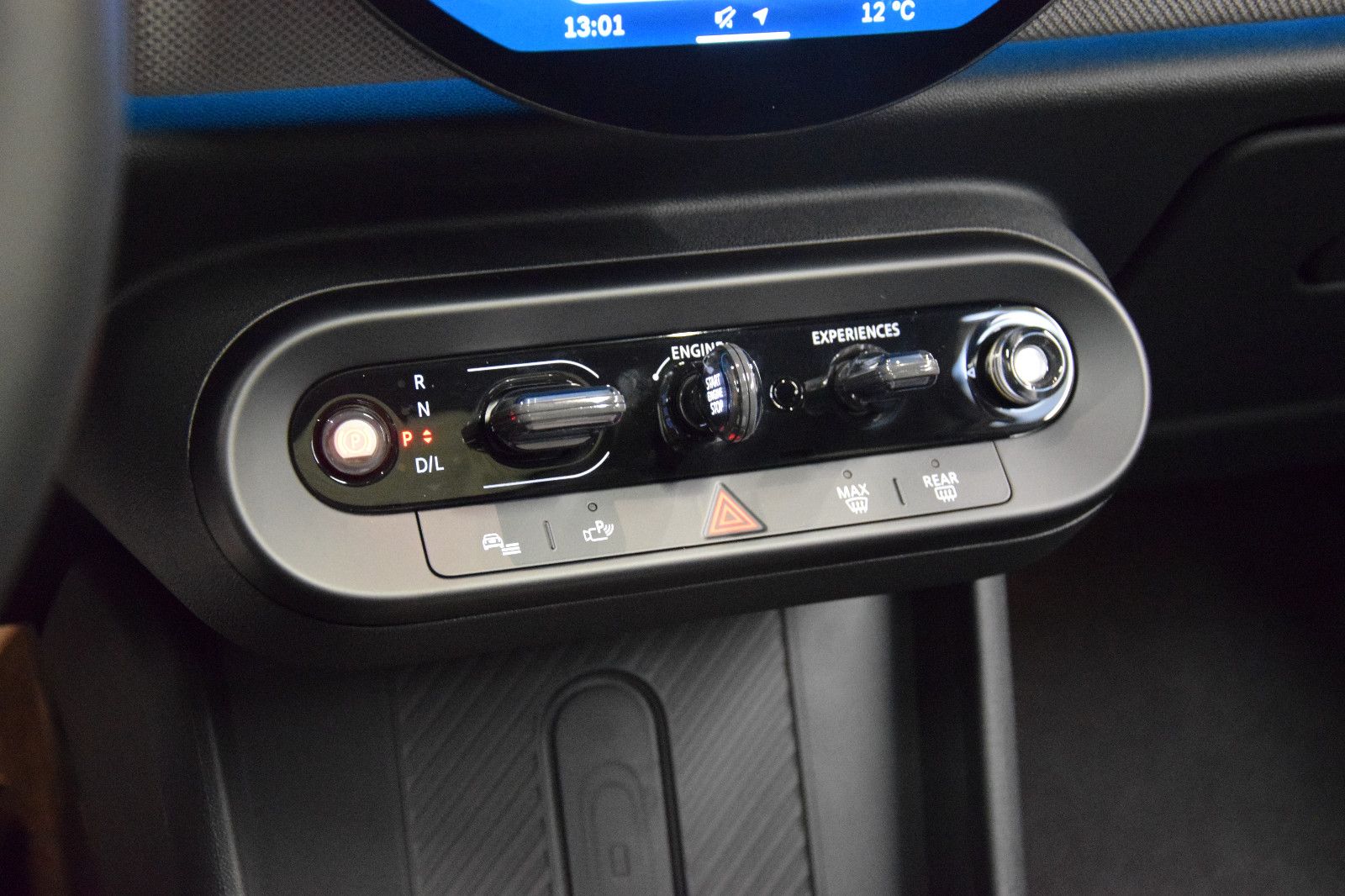 Fahrzeugabbildung MINI Cooper C Favoured Trim Paket-L Pano h/k HuD