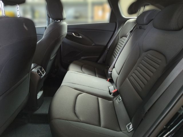 Fahrzeugabbildung Hyundai i30 FL Kombi (MY25) 1.0 T-GDI (100 PS) Advantage