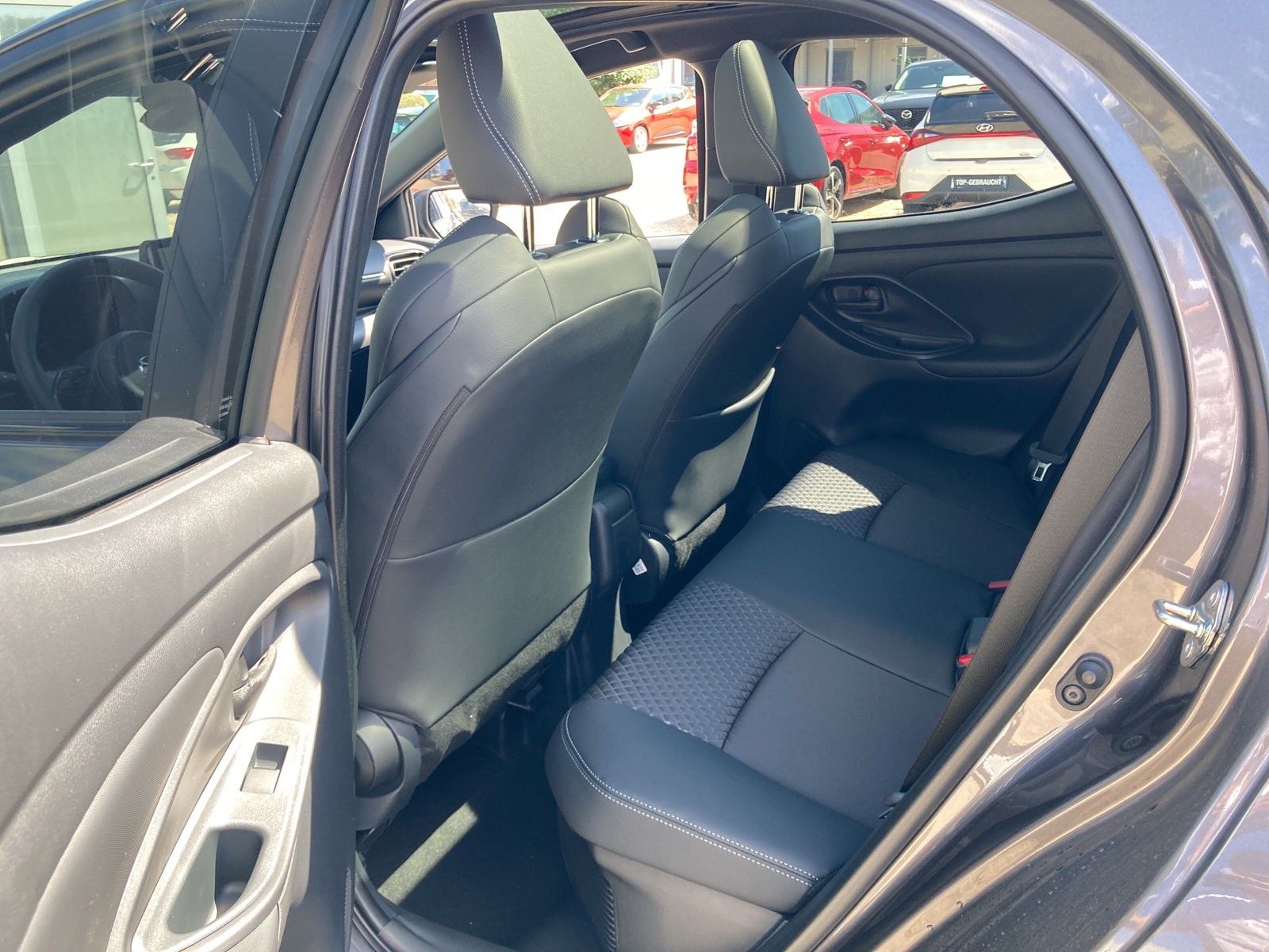 MAZDA 2 Hybrid 1.5L VVT-i 116PS HOMURA PLUS NAVI - Image 13