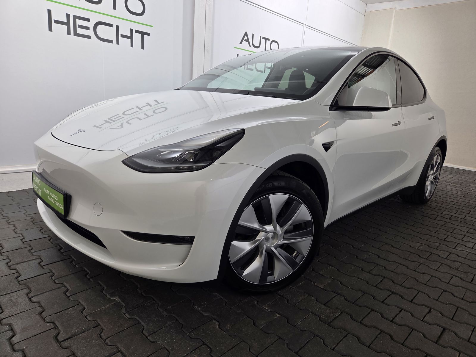 Tesla Model Y Dual AWD, ACC, Panorama, Kamera, 1.Hand