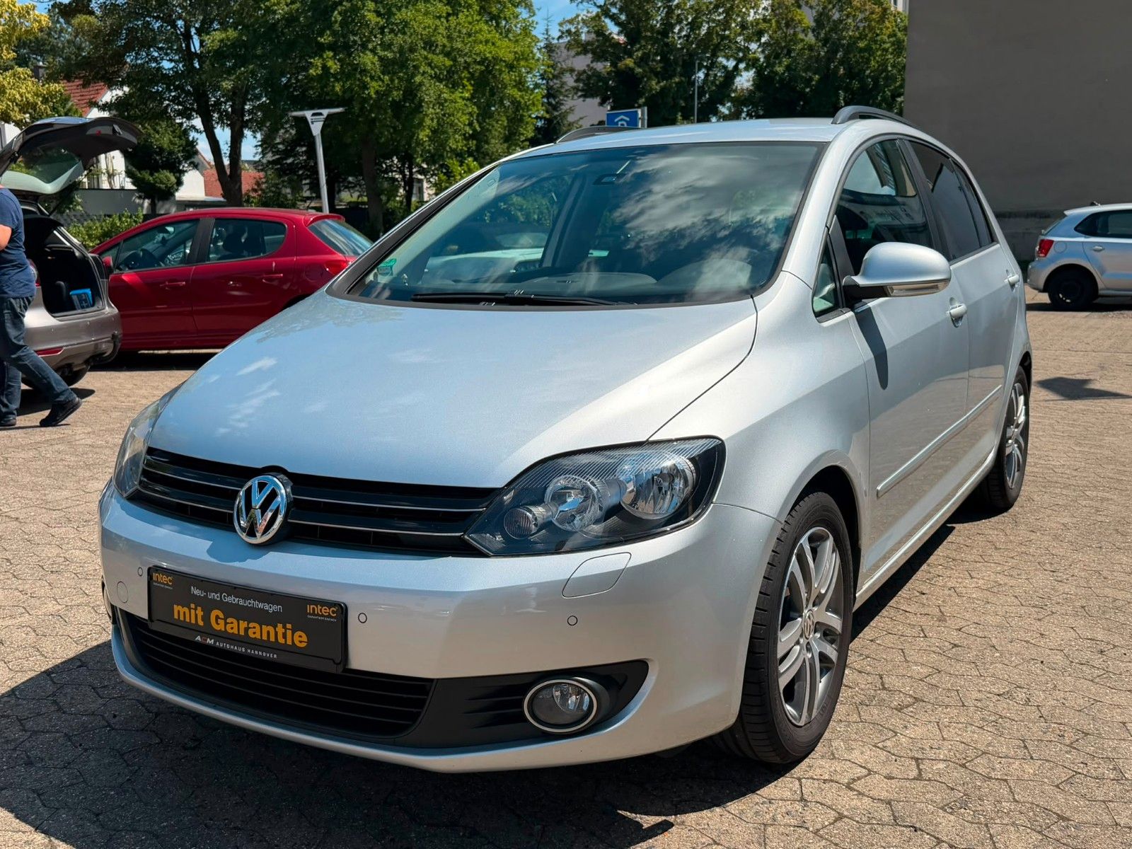 Volkswagen Golf - 1