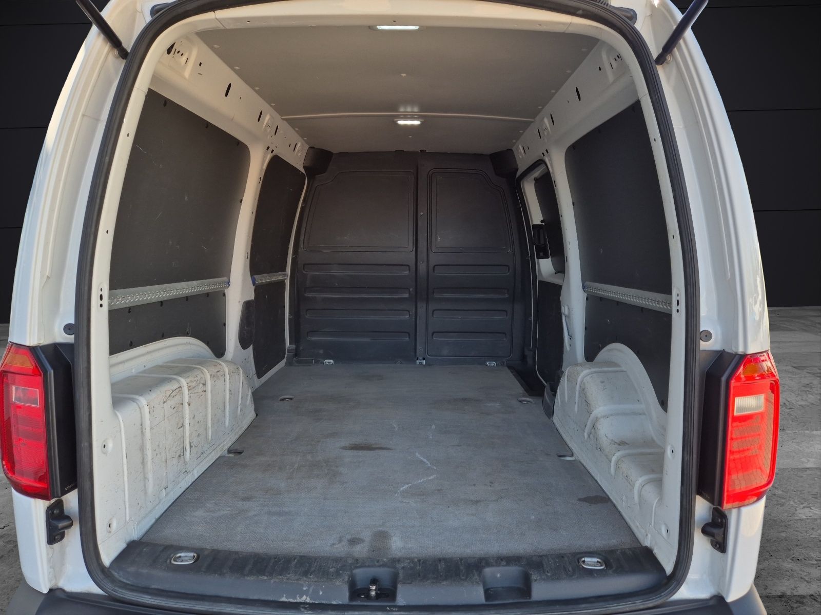 Fahrzeugabbildung Volkswagen Caddy Kasten Maxi TDI DSG AHK RearView Navi Klim