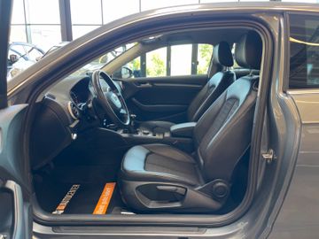 Audi A3 ambiente *BI-XENON*NAVI*TEMPOMAT*SZHZ*KLIMA*