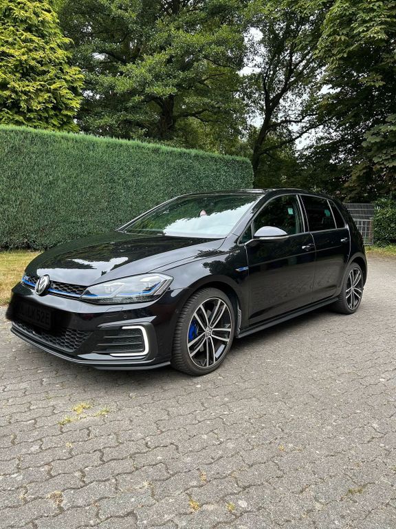 Image of Volkswagen Golf