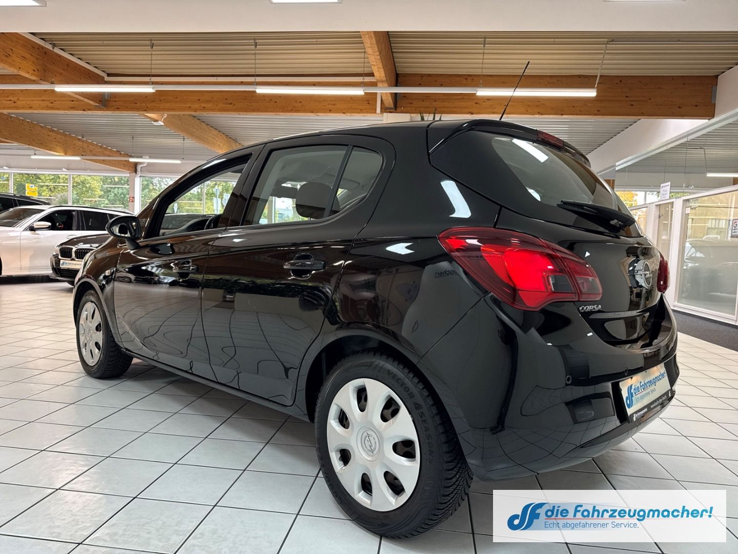 Fahrzeugabbildung Opel Corsa E Edition Navi Apple CarPlay Android Auto