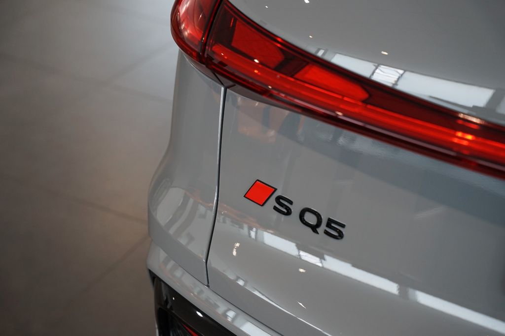 AUDI SQ5 Sportback TFSI | Pano | Carbon | Tech pro AUDI SQ5 Sportback TFSI | Pano | Carbon | Tech pro
