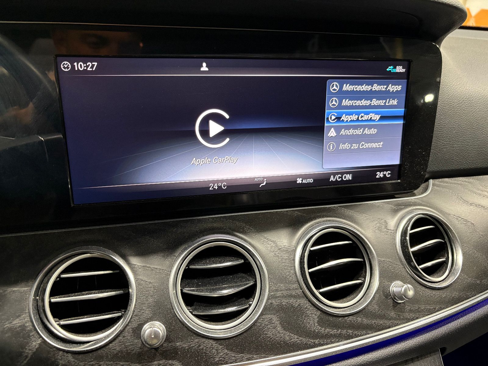 Fahrzeugabbildung Mercedes-Benz E 200 Lim./PANO/AMBIENTE/APPLE/SHZ/KLIMA/
