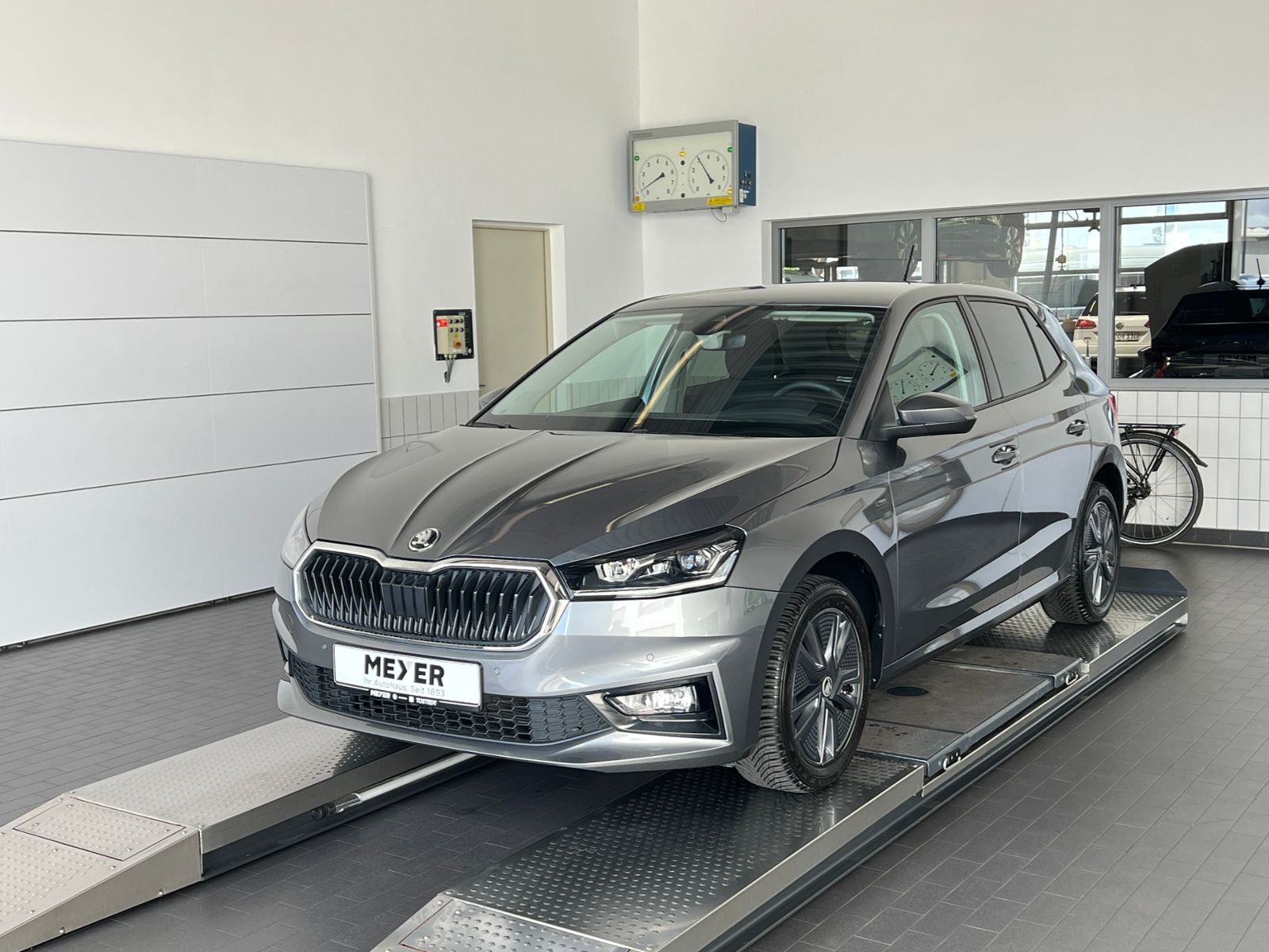 Fahrzeugabbildung SKODA Fabia Selection Tour 1.0 TSI *Vorb. AHK, LED, Ka