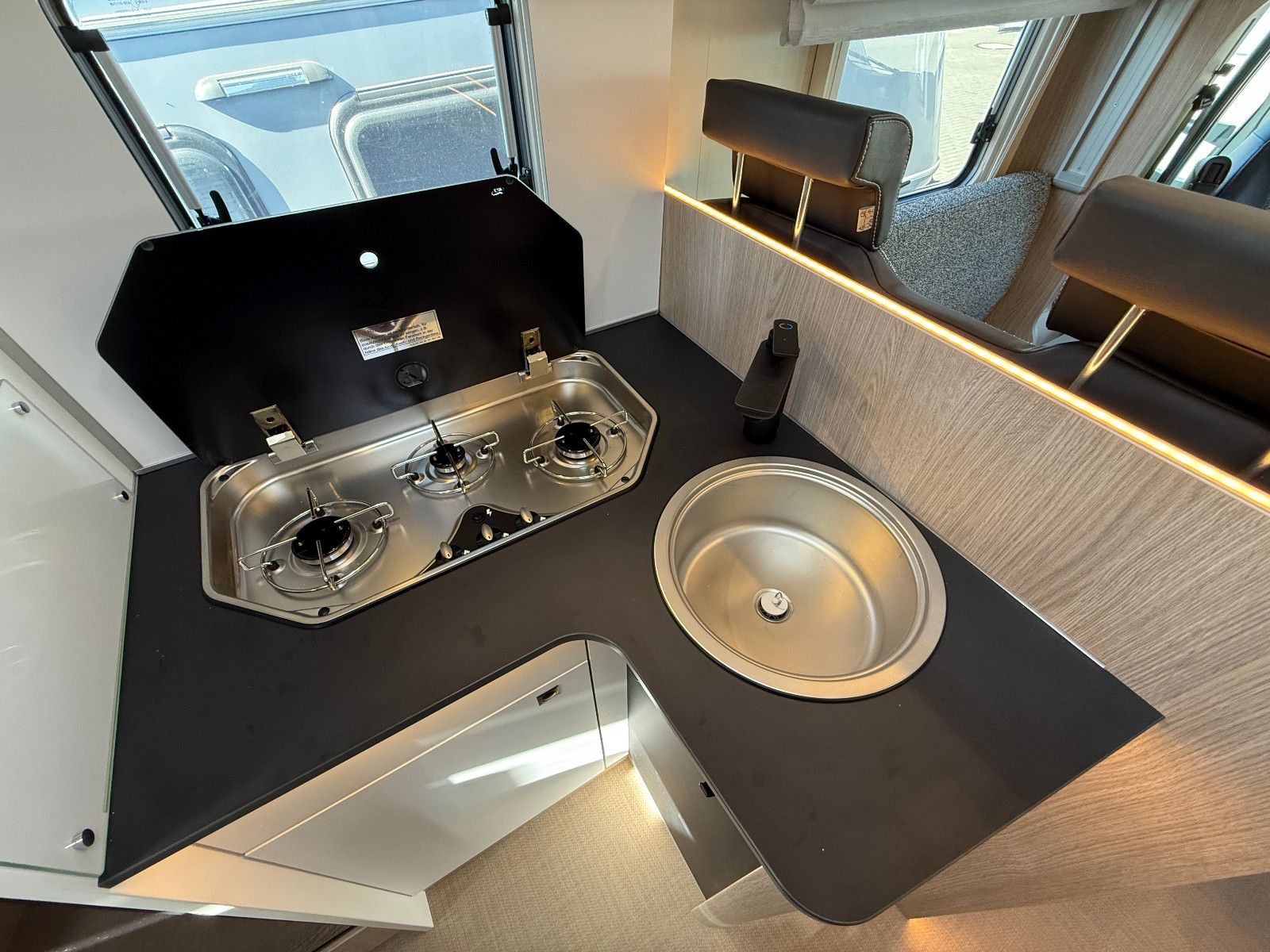 Fahrzeugabbildung Bürstner Lyseo Time Skyline 726G - Sie sparen 16.199€!