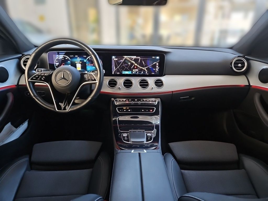 Fahrzeugabbildung Mercedes-Benz E 300 deT 4M AMG Distronic+ LED SHZ 360° Ambie.