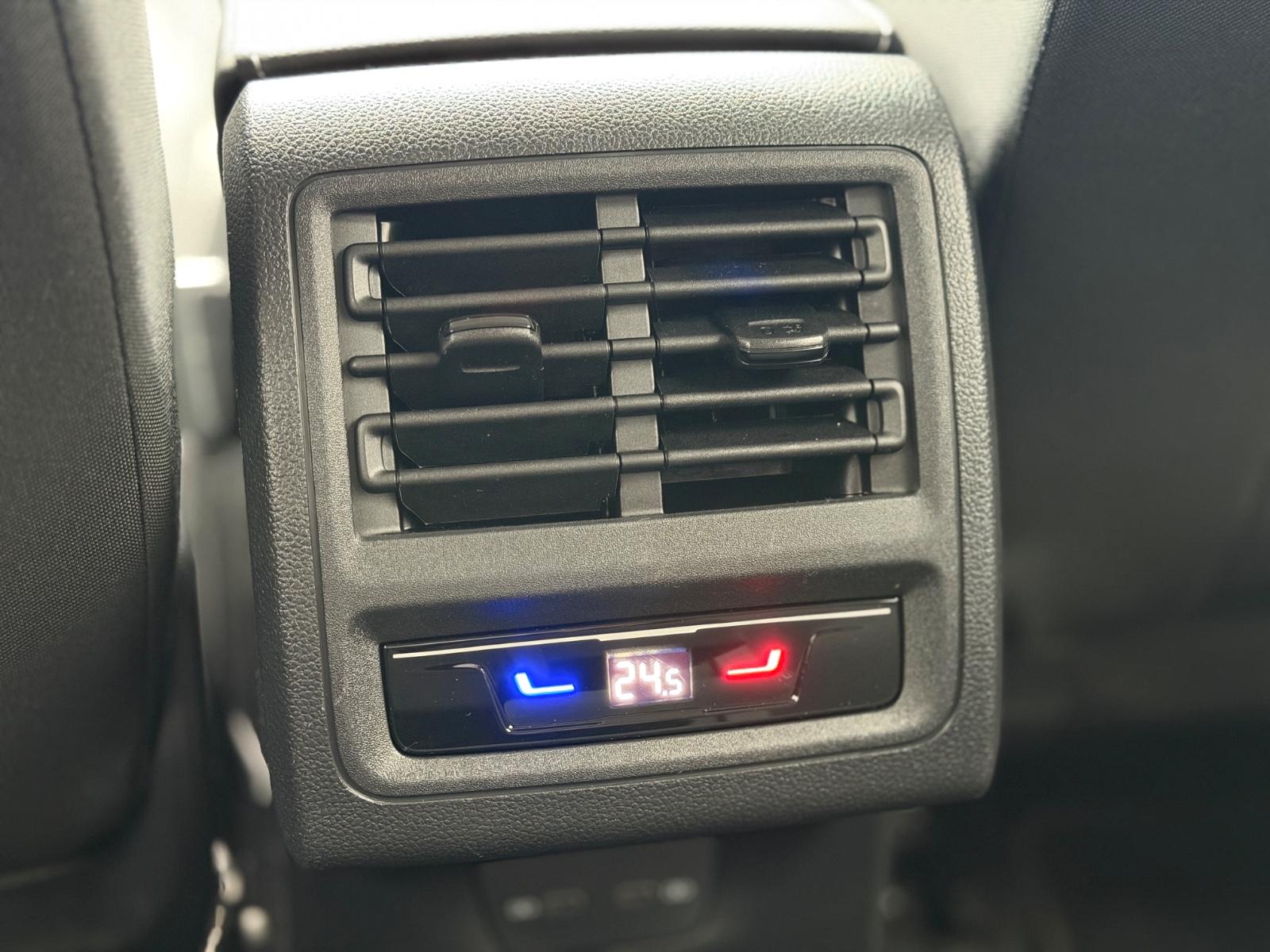 Volkswagen Golf VIII Variant DSG LED AHK DAB+ Ambili CarPla, миниатюра 24