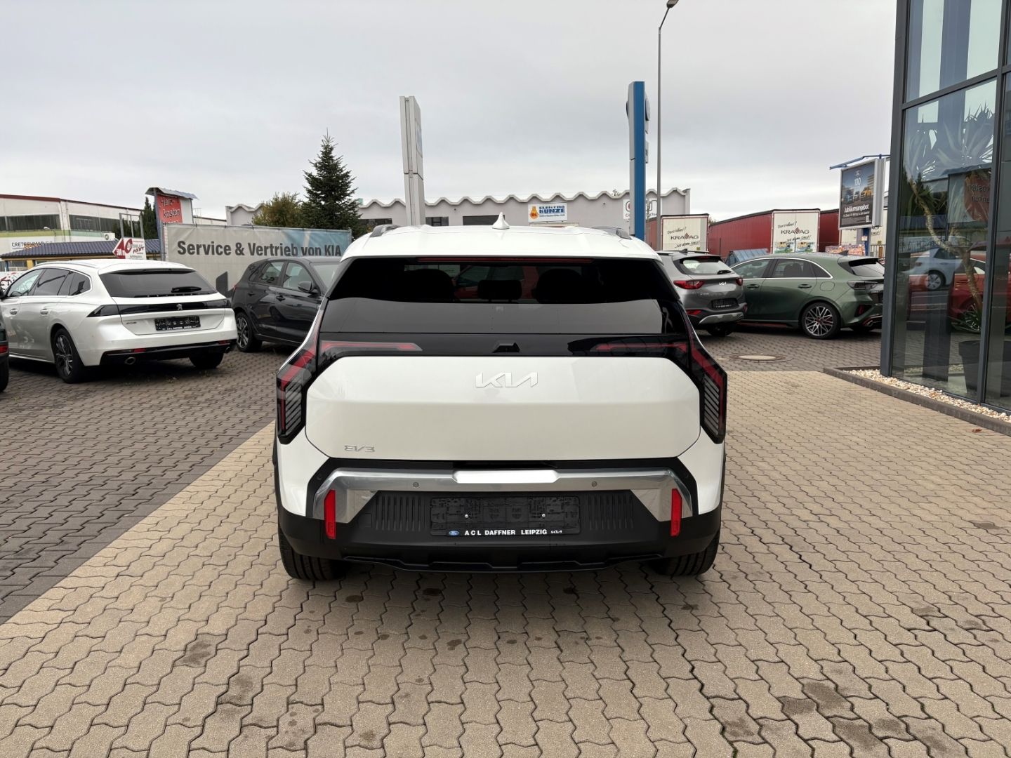 Fahrzeugabbildung Kia EV3 150 kW Earth KLIMA Harman&Kardon TotWinkAss